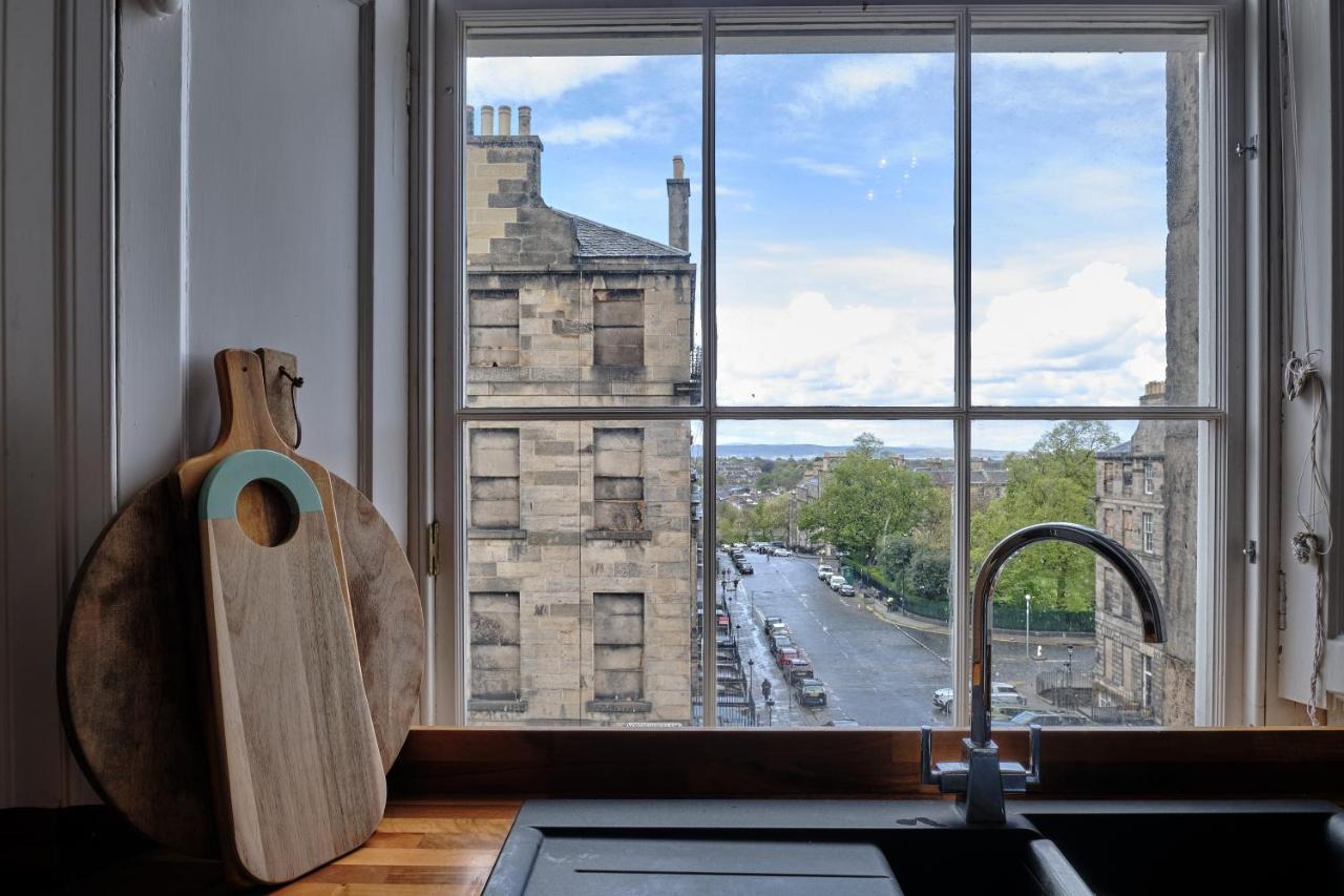 New Town 2br-1ba Georgian Flat With Amazing Views Apartment