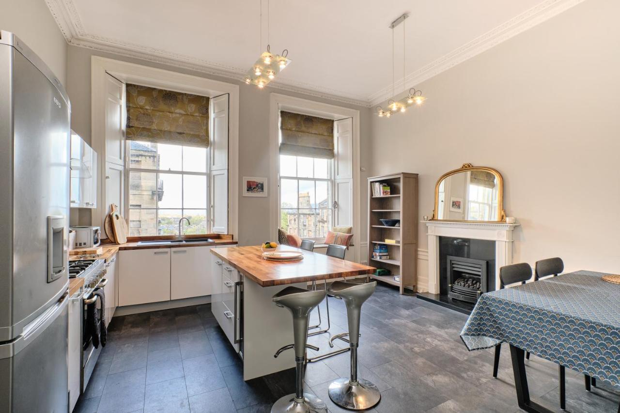New Town 2br-1ba Georgian Flat With Amazing Views * Edinburgh