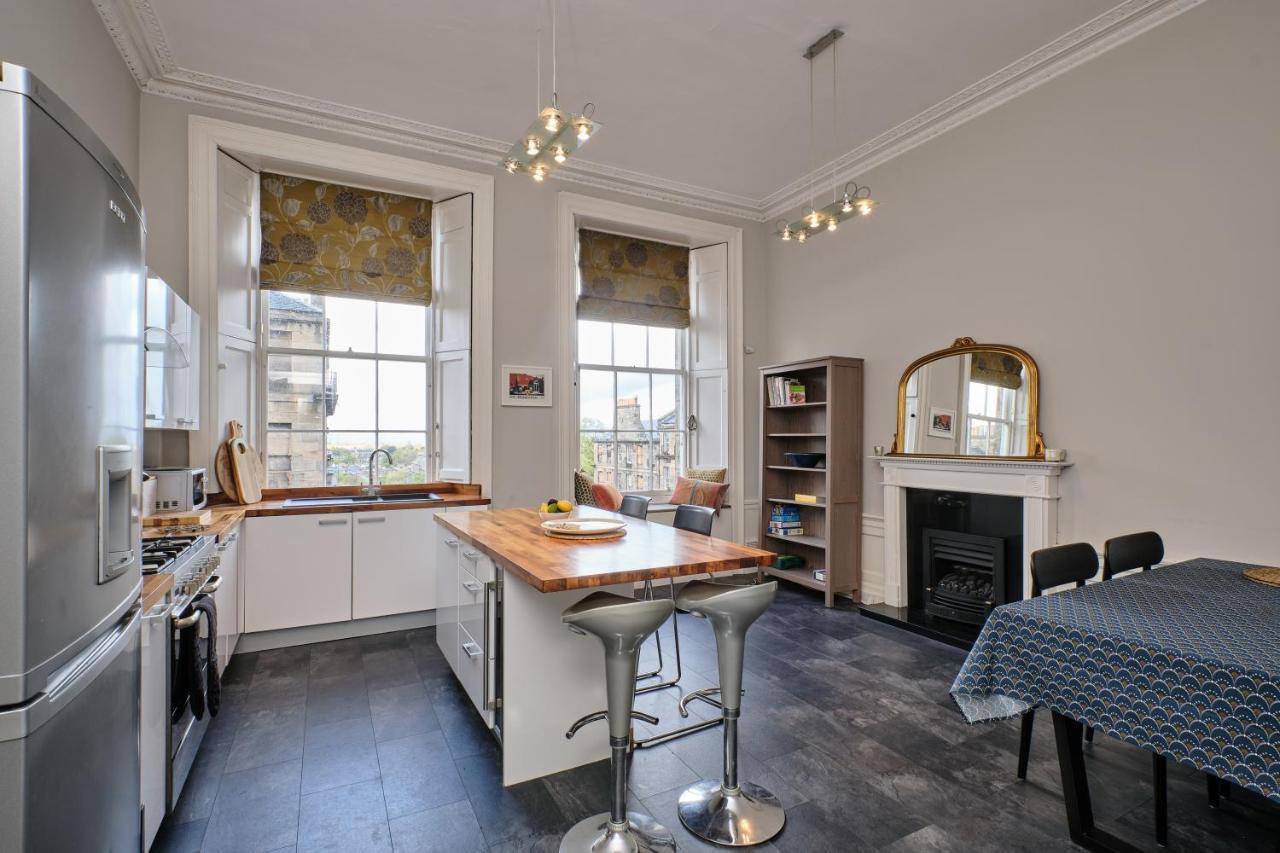New Town 2br-1ba Georgian Flat With Amazing Views Apartment *