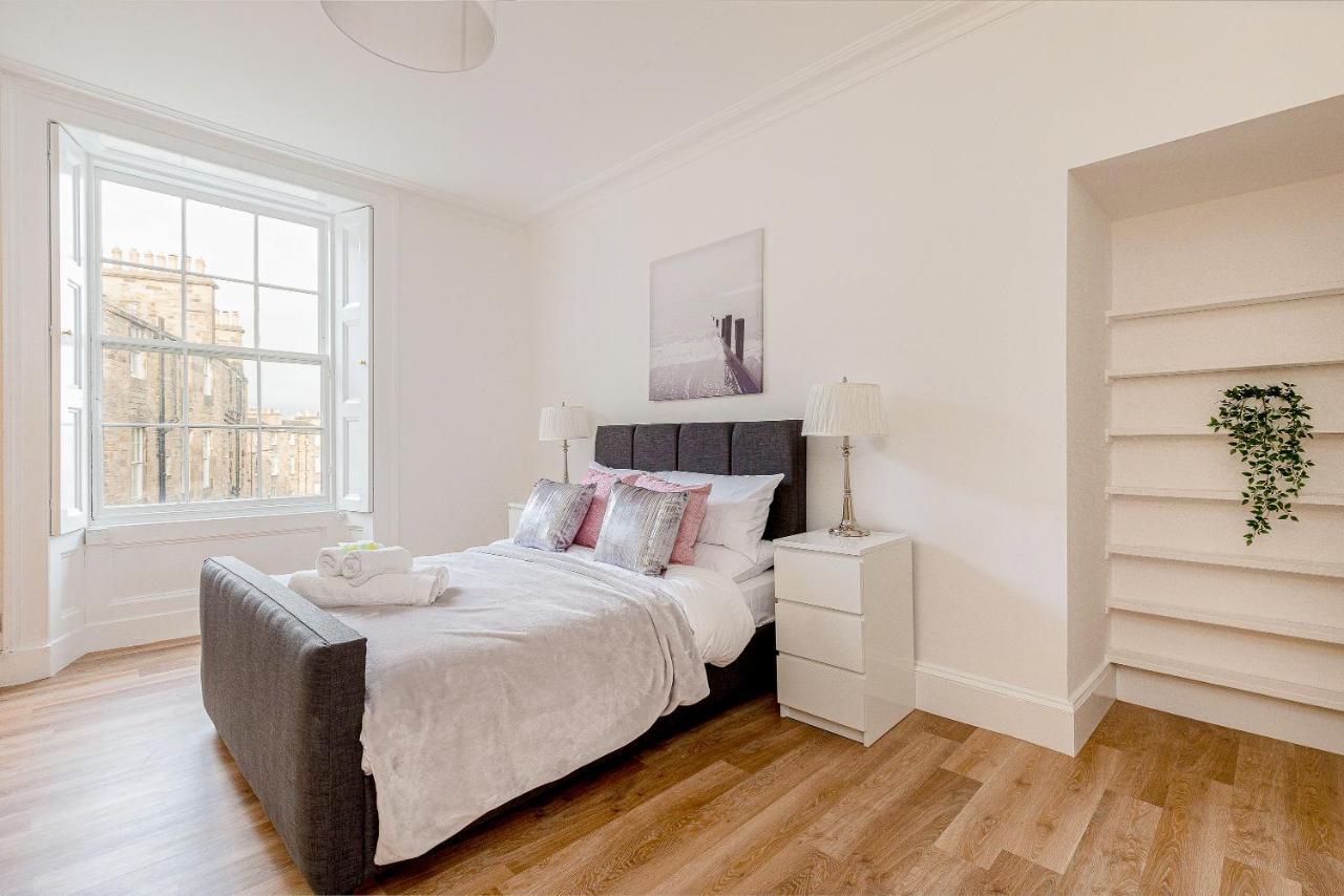 Heart Of Centre 3 Bed Georgian Apartment Edinburgh