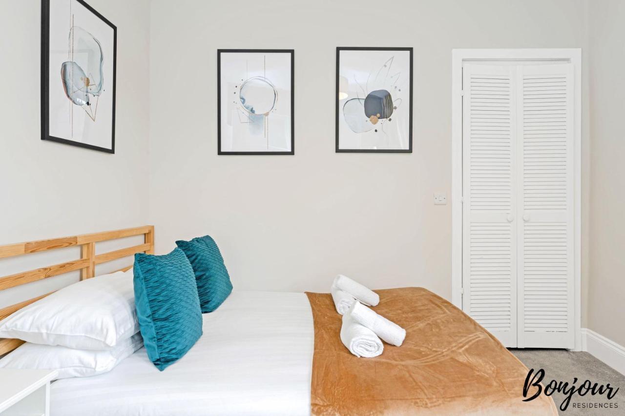 Mabillon - Gorgeous-haymarket, City Centre-free Parking By Bonjour Residences Apartment *