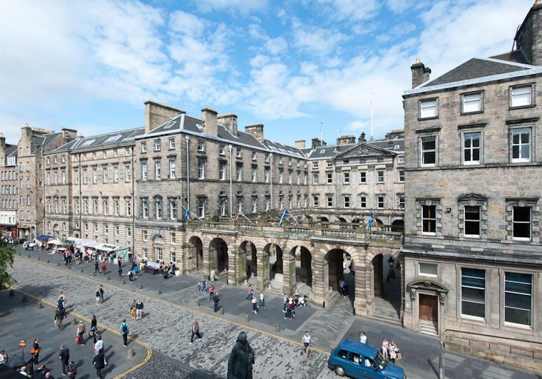 Parliament Sq 12 Royal Mile Apartment EDI