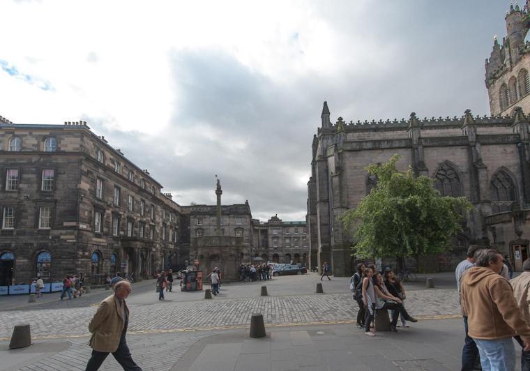 Parliament Sq 12 Royal Mile * EDI