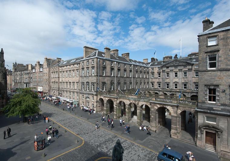 Apartment Parliament Sq 12 Royal Mile