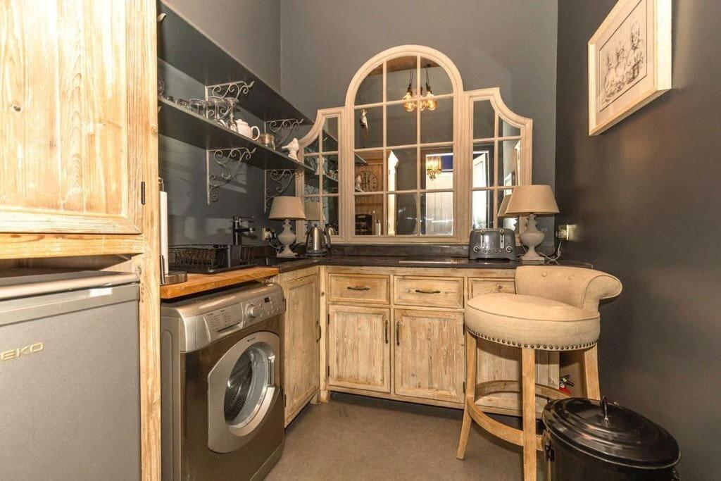 Maindoor Flat Nestled In Heart Of Stockbridge Apartment Edinburgh