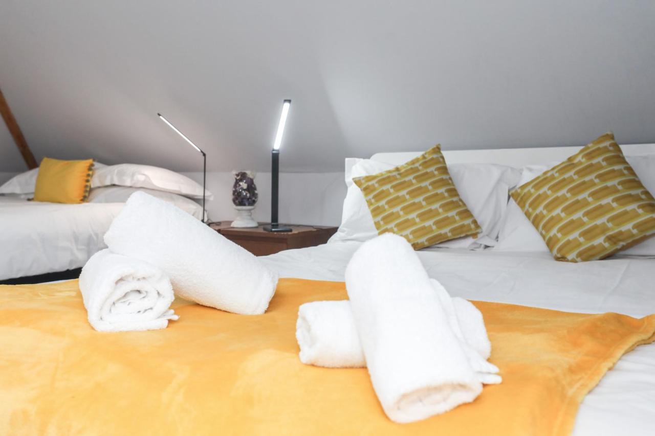 Beautiful 4 Bedroom - Free Parking * EDI
