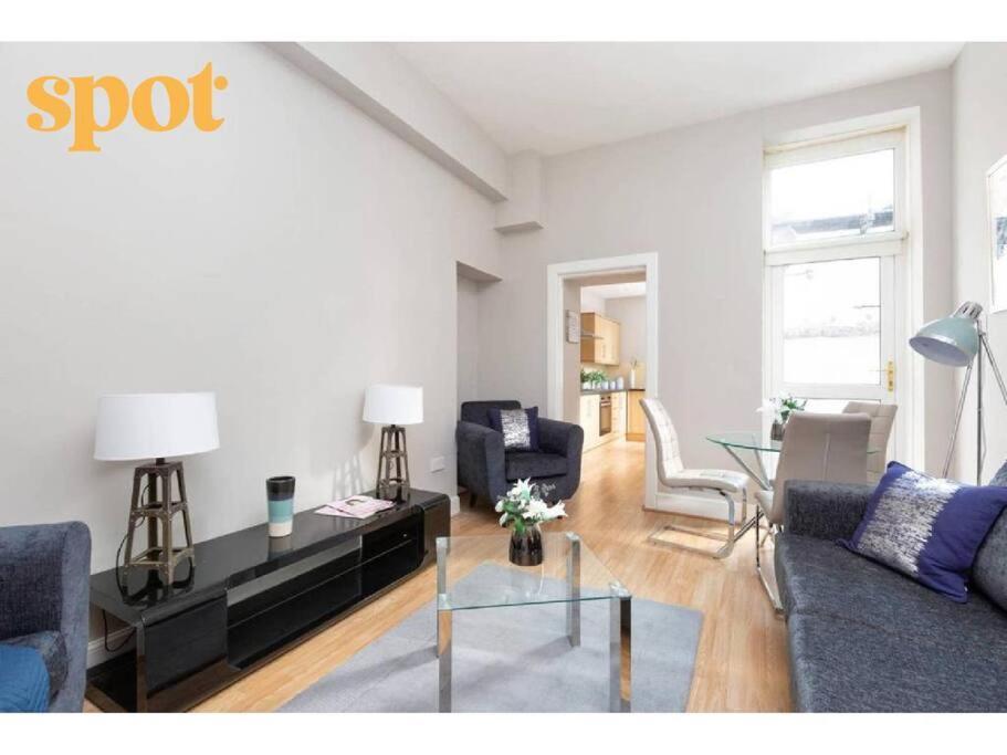 Apartment Spacious Ground Floor-2br-2ba *