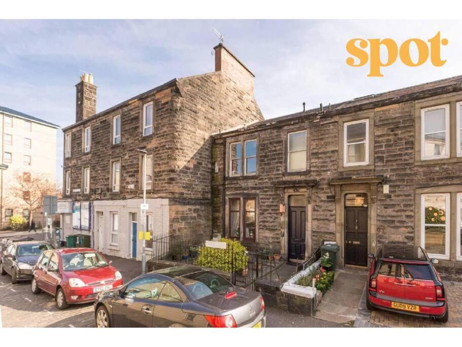 Spacious Ground Floor-2br-2ba Apartment *