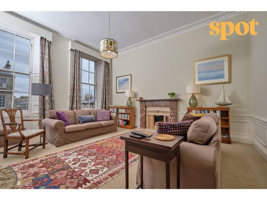 Apartment Spacious New Town 2br-1ba Flat