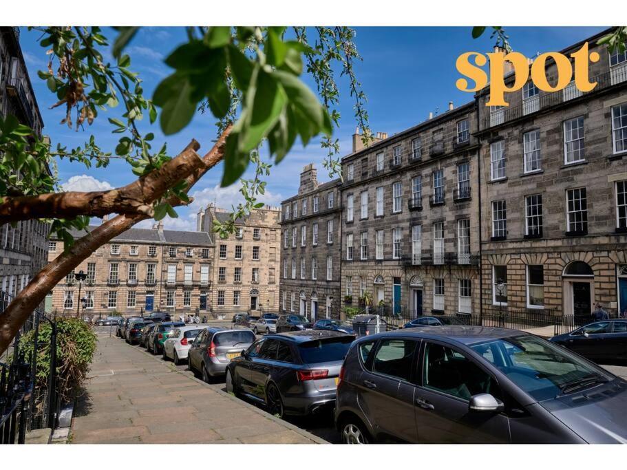Spacious New Town 2br-1ba Flat