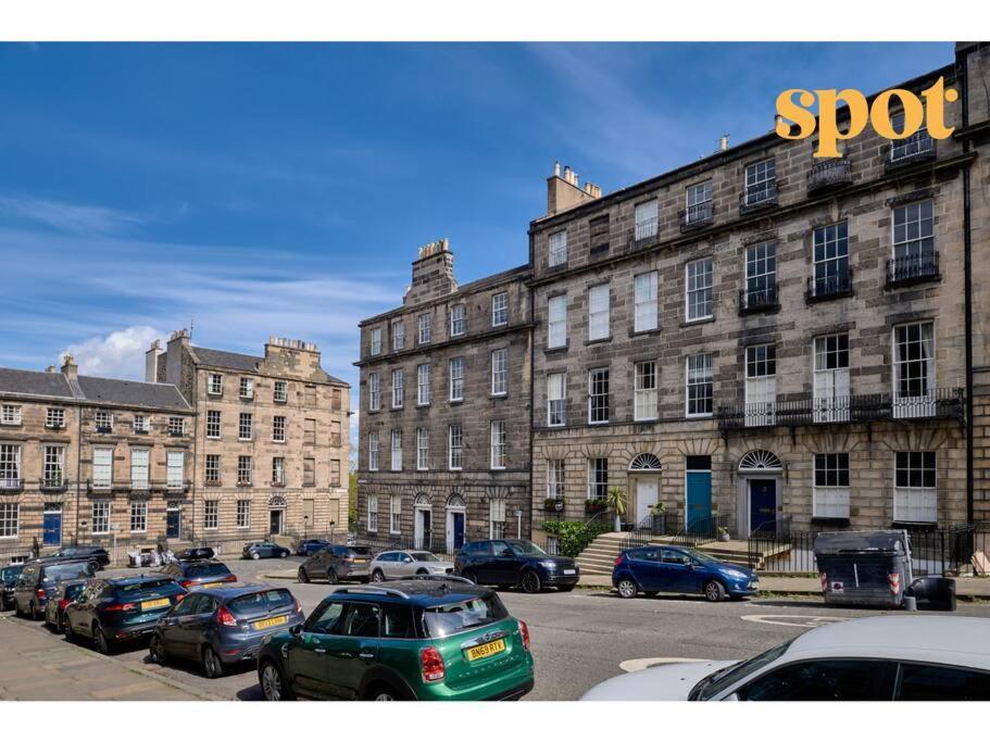 Spacious New Town 2br-1ba Flat Apartment *