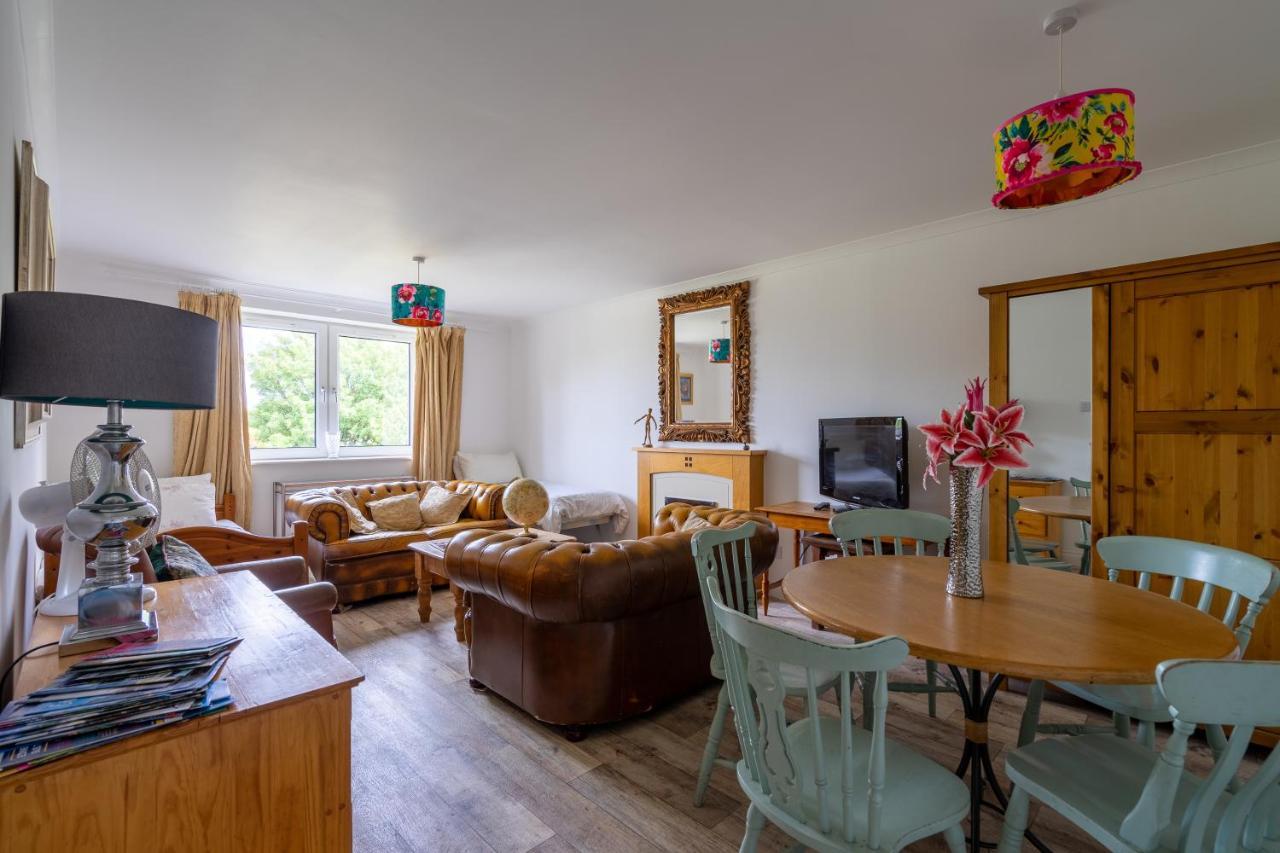 Pilrig Flat: A Lovely 5-bed With A Lift Apartment
