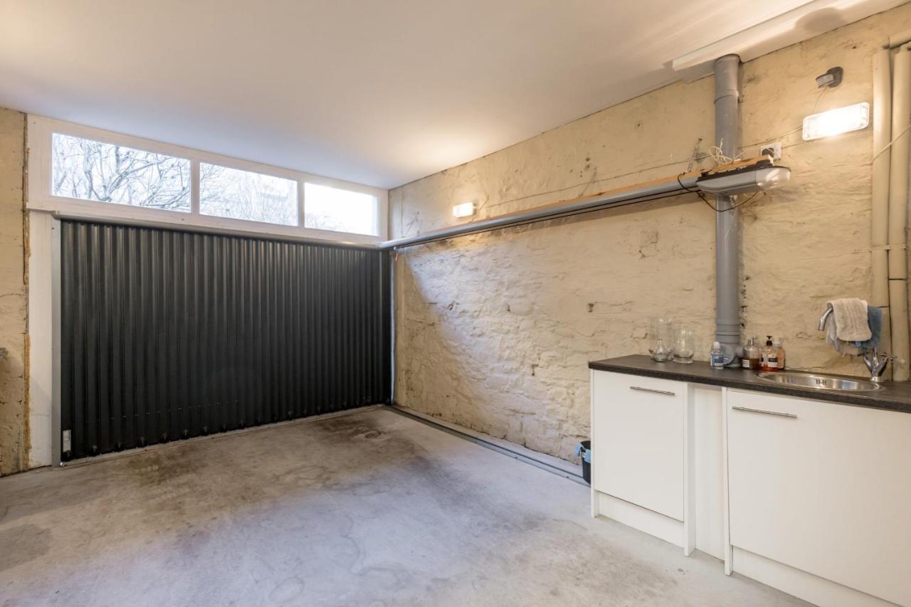 429 - New Town Hide Away With Parking * Edinburgh
