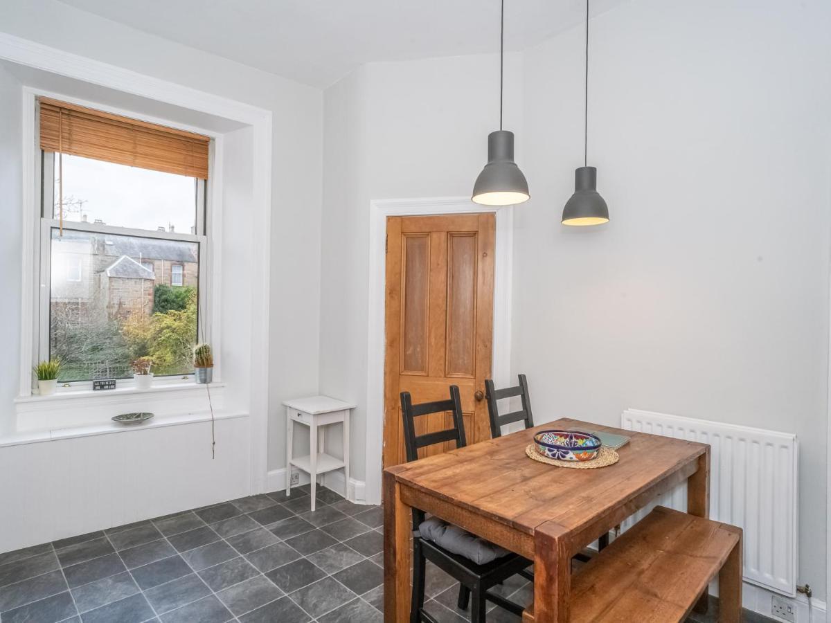 Newly Decorated Spacious 2bed Flat In Chic Area * Edinburgh