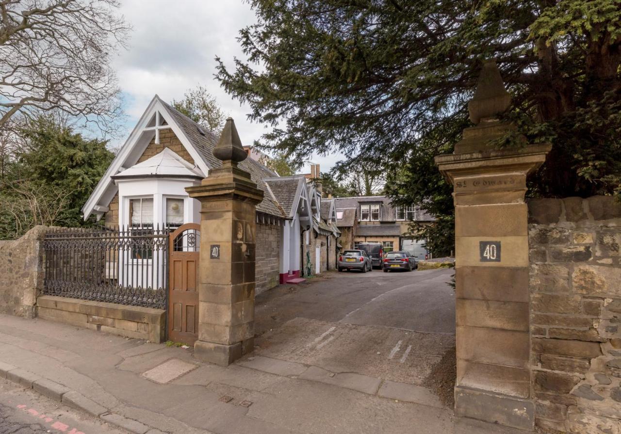 Luxury 3 Bed House Centre, Right Next To Murrayfield. Holiday home Edinburgh