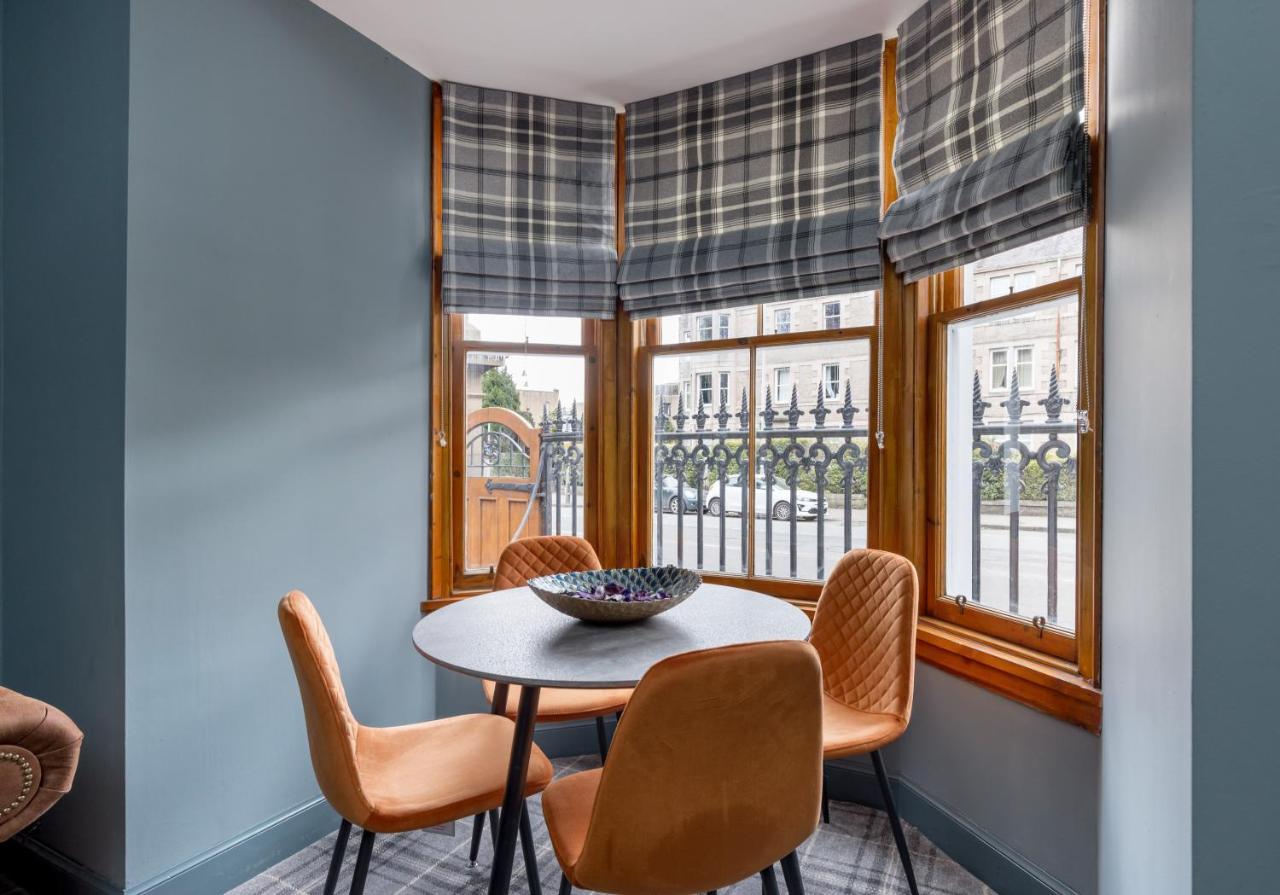 Luxury 3 Bed House Centre, Right Next To Murrayfield. Holiday home *