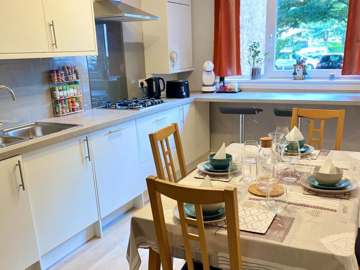 Apartment Stylish 2-bed In Centre Edinburgh