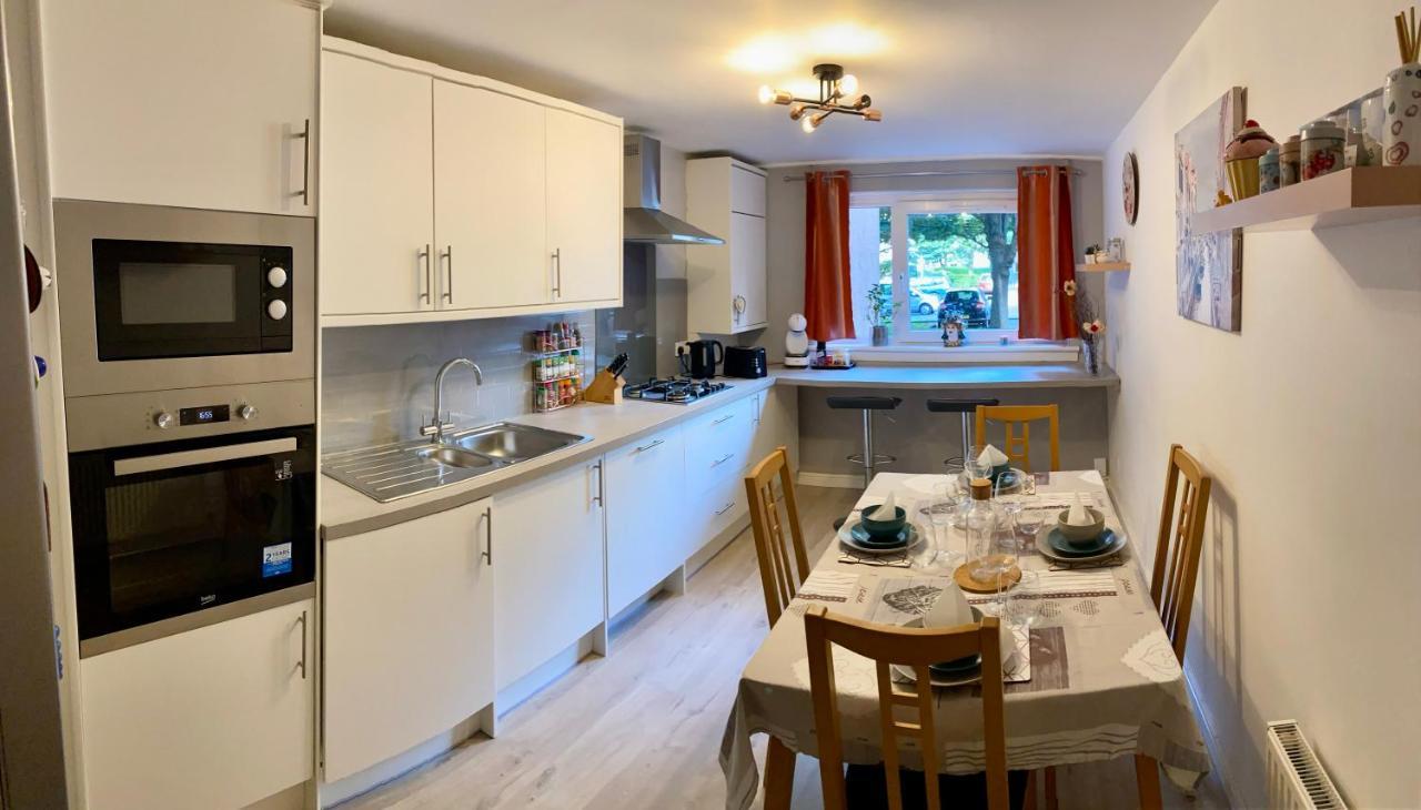 Apartment Stylish 2-bed In Centre *