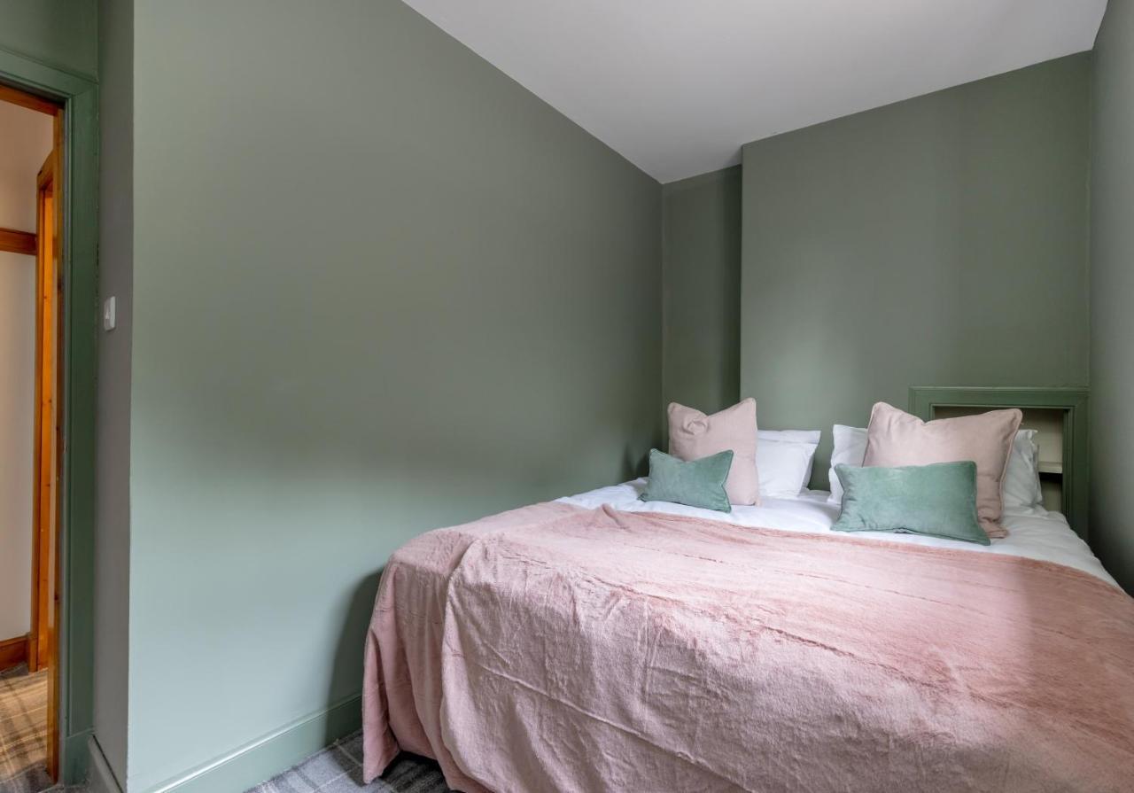 Holiday home Luxury 3 Bed House Centre, Right Next To Murrayfield. *