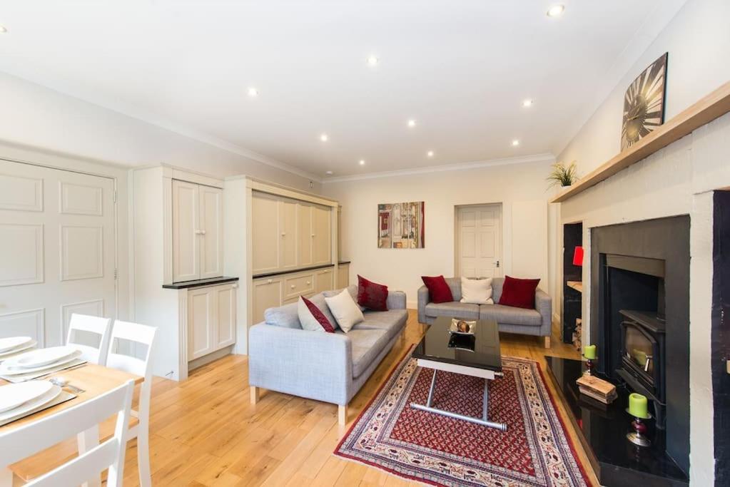 Self Catering , Centre With Parking EDI