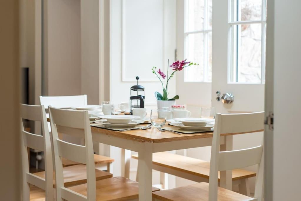 Self Catering , Centre With Parking Apartment EDI