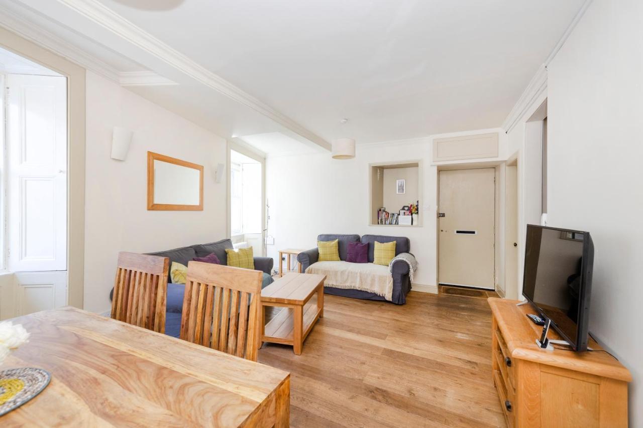 Holiday home Joivy Cute House With Courtyard Edinburgh