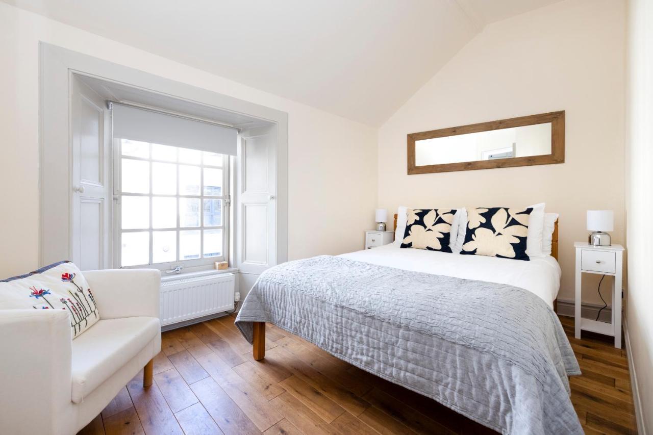 Joivy Cute House With Courtyard * Edinburgh