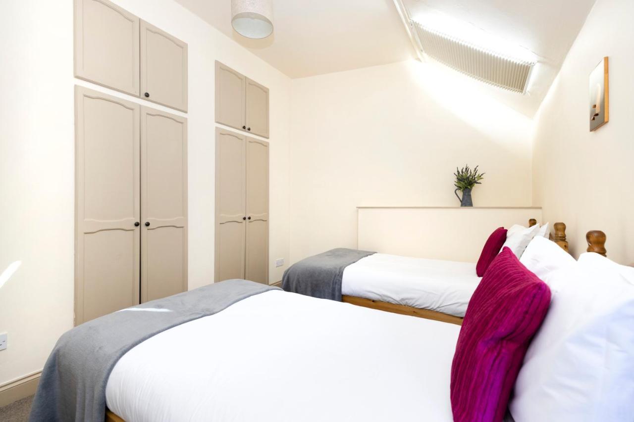 Holiday home Joivy Cute House With Courtyard Edinburgh