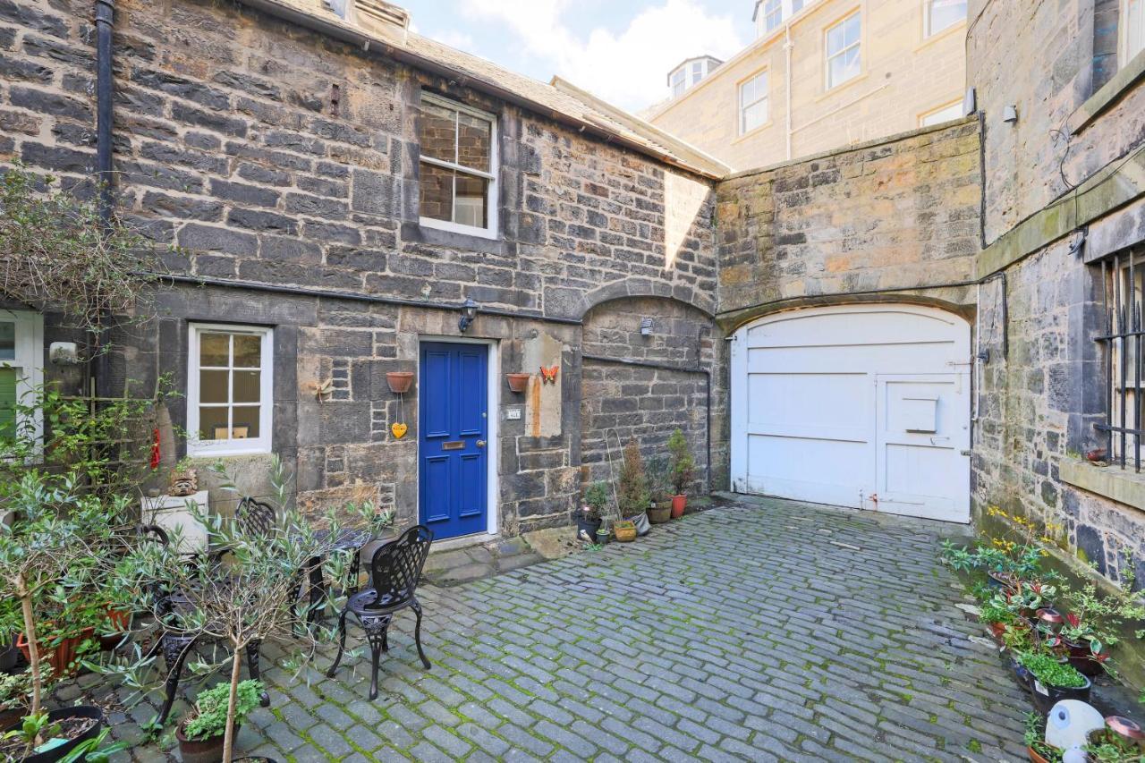 Holiday home Joivy Cute House With Courtyard *