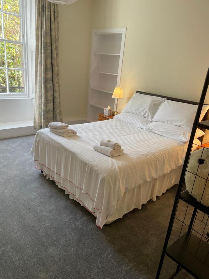 Central, Main Door Apartment, Spacious 2 Bedrooms- No Stairs