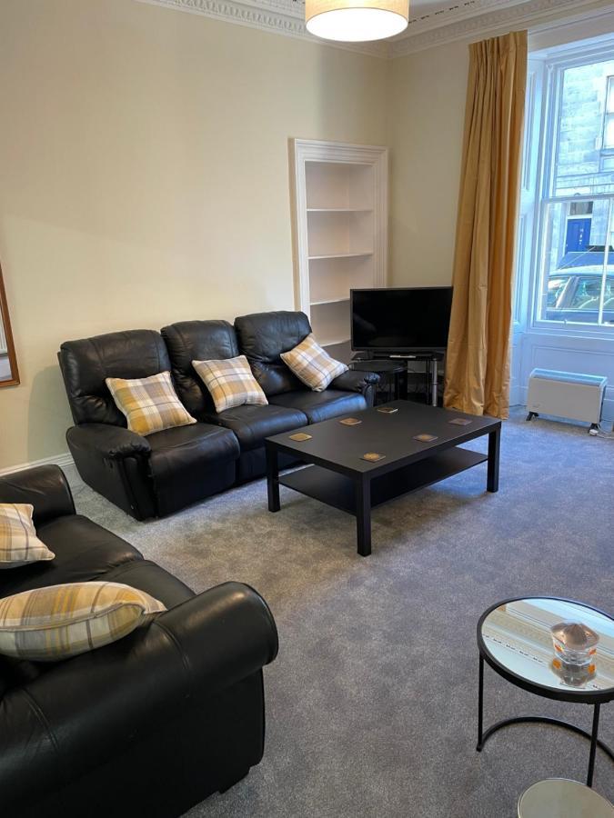 Apartment Central, Main Door Apartment, Spacious 2 Bedrooms- No Stairs EDI