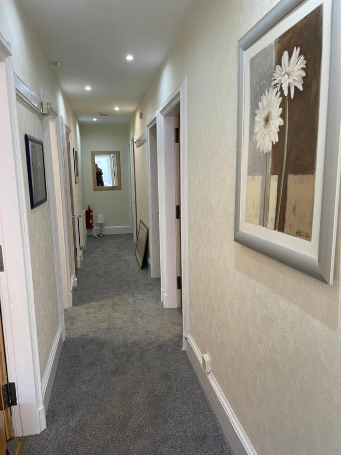 Central, Main Door Apartment, Spacious 2 Bedrooms- No Stairs Apartment