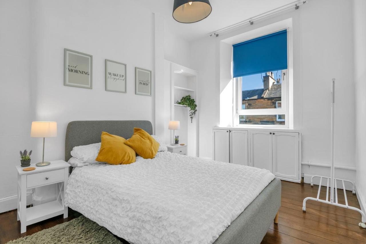 Spacious & Modern 1 Bedroom Flat - Near Centre & Arthur Seat Apartment *