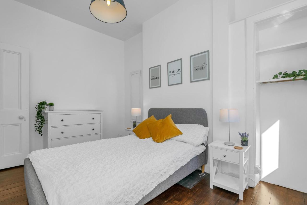 Spacious & Modern 1 Bedroom Flat - Near Centre & Arthur Seat