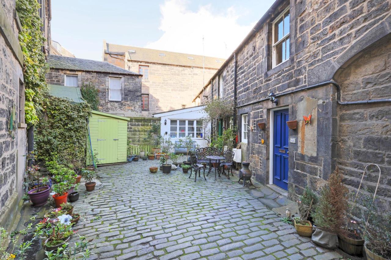 Joivy Cute House With Courtyard * Edinburgh