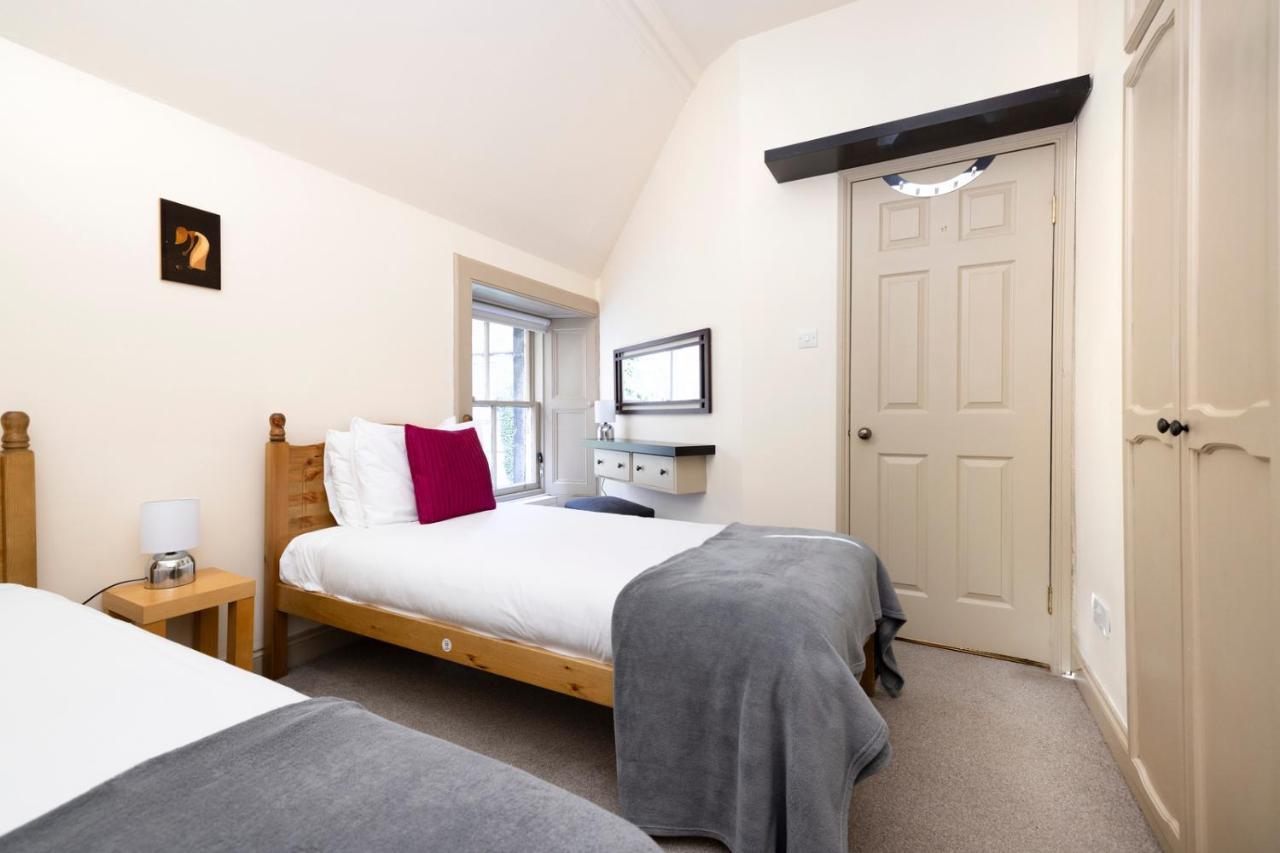 Holiday home Joivy Cute House With Courtyard
