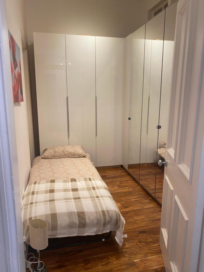 Lovely Main Door 2 Bed Apartment Edinburgh