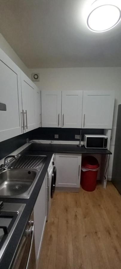 Apartment Lovely Spacious Double Beds Sleeps 8