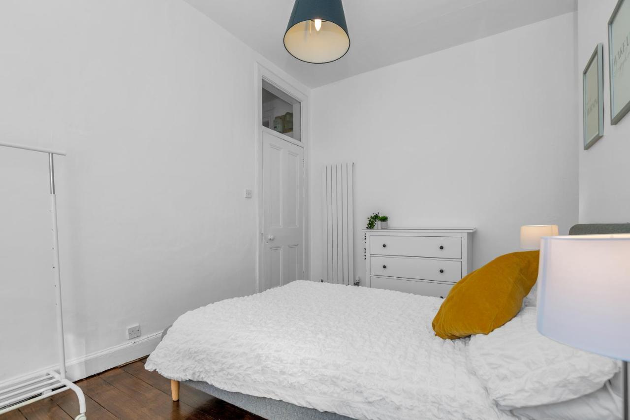 Apartment Spacious & Modern 1 Bedroom Flat - Near Centre & Arthur Seat *