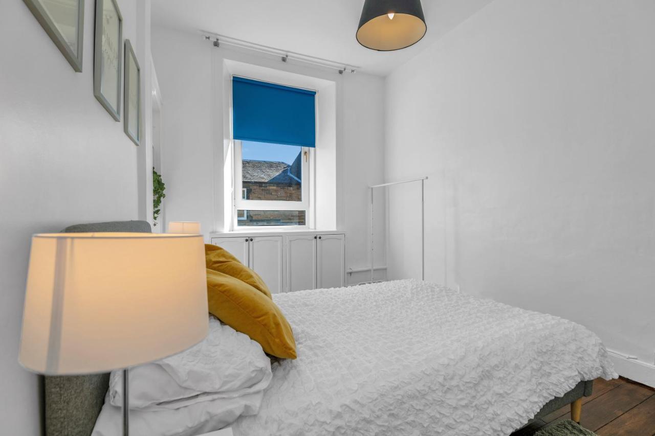 Spacious & Modern 1 Bedroom Flat - Near Centre & Arthur Seat Apartment *