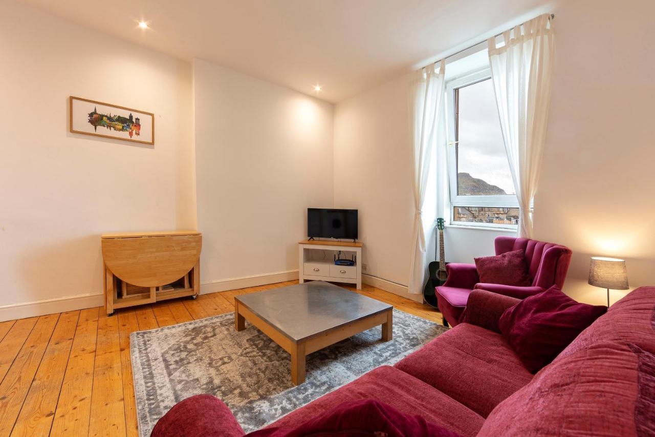 Cosy Quiet Traditional Floor With Stunning Views