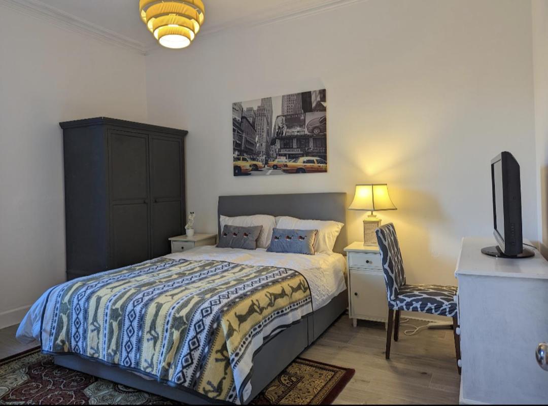 Bright Close To City Centre * EDI