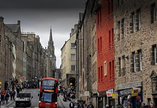Royal Mile Famous Canongate Flat *