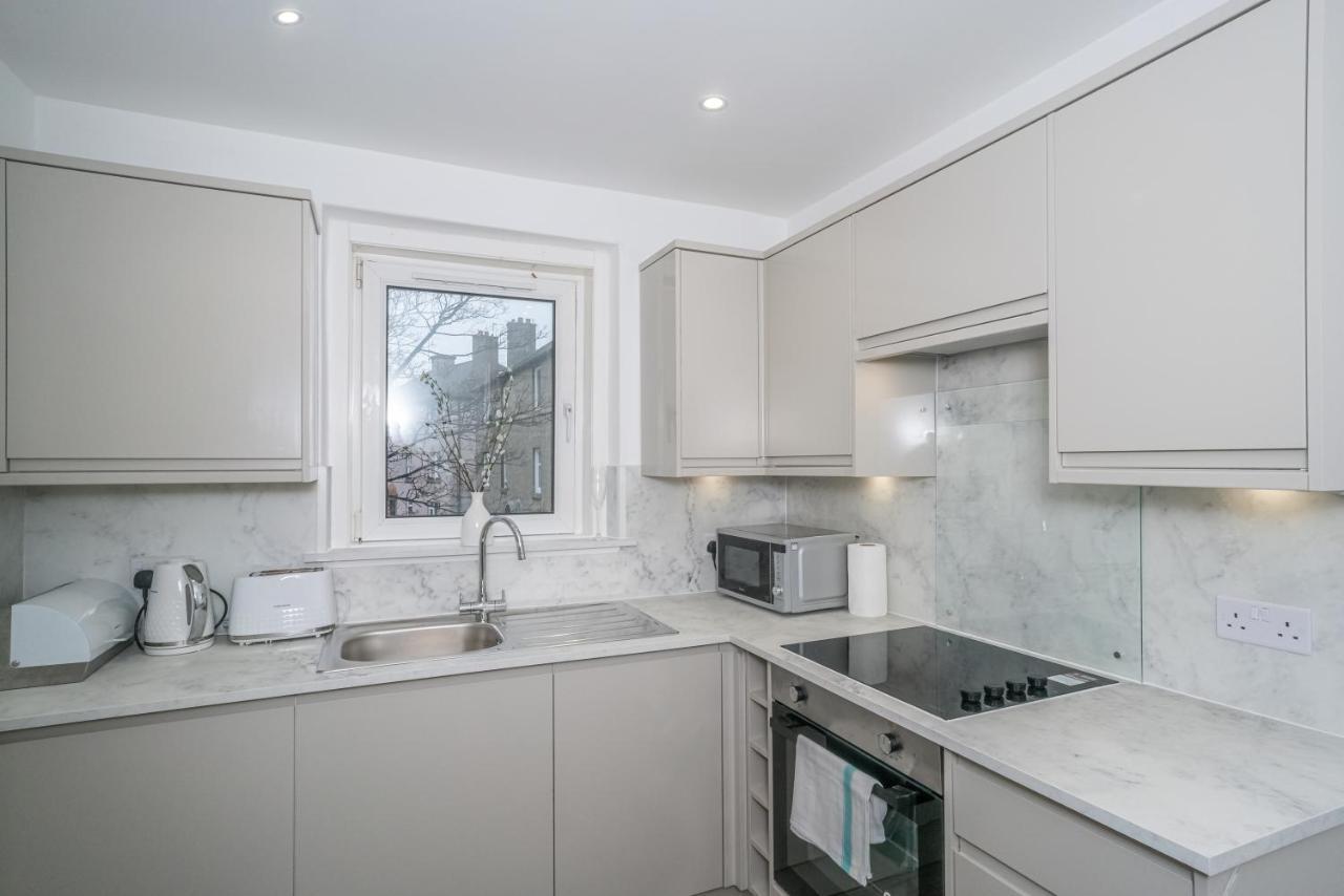 Pass The Keys Cosy And Spacious 2 Beds Flat With - Free Parking EDI