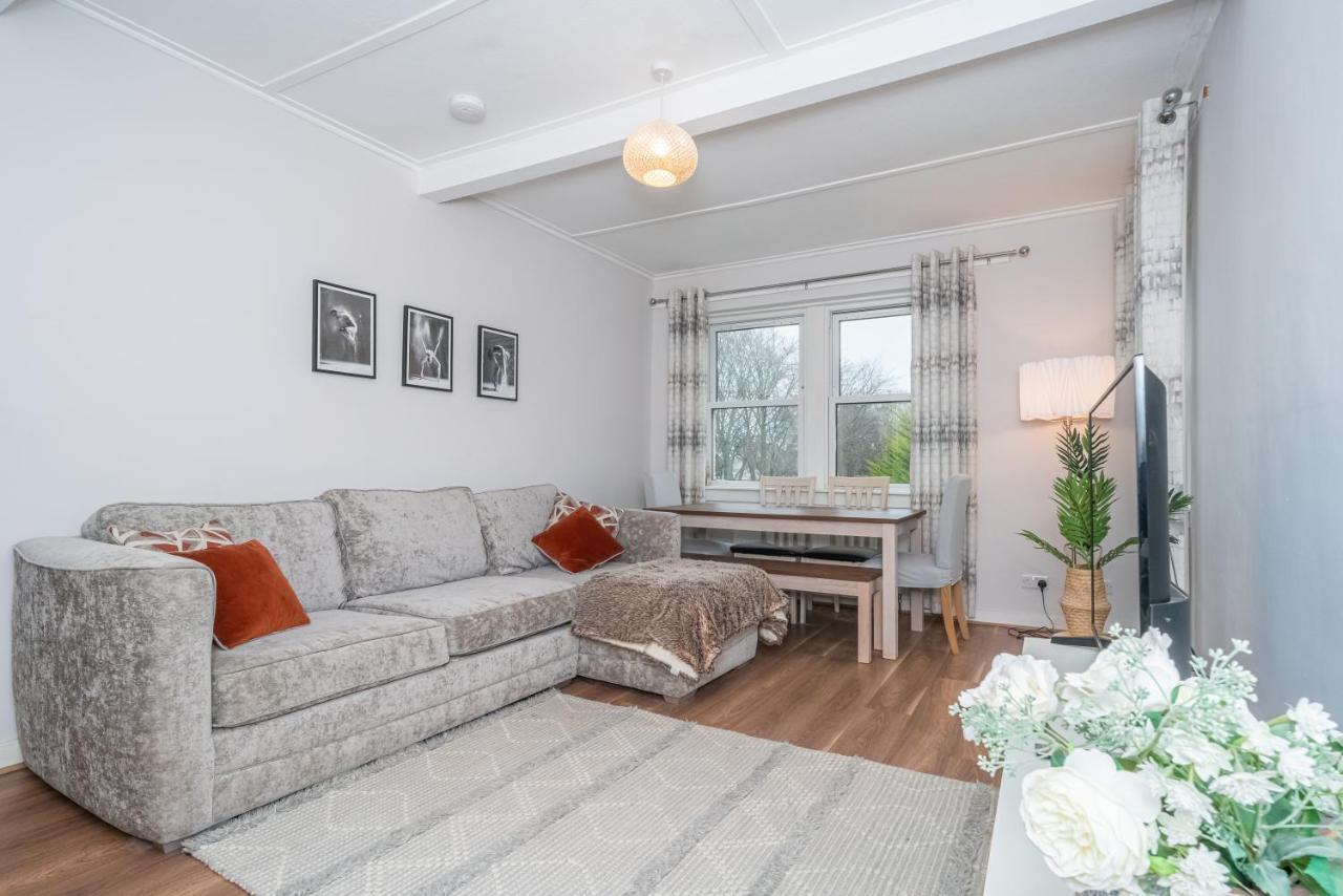 Pass The Keys Cosy And Spacious 2 Beds Flat With - Free Parking * EDI