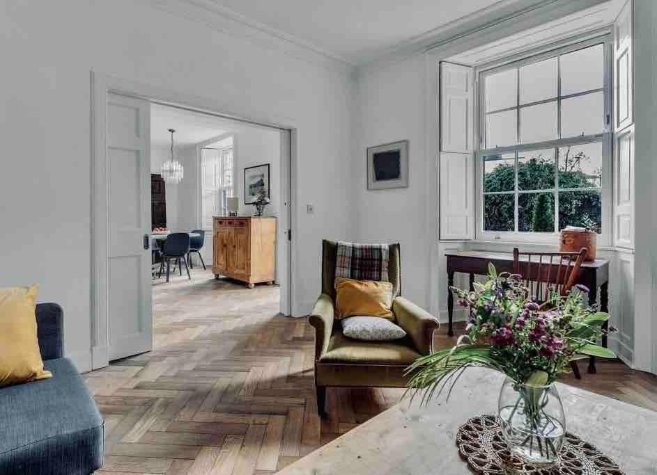 Apartment Stylish Georgian Garden + Secure Parking Edinburgh
