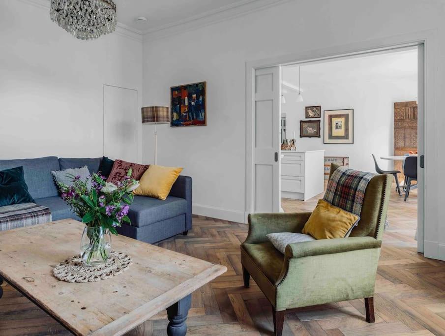 Stylish Georgian Garden + Secure Parking * Edinburgh