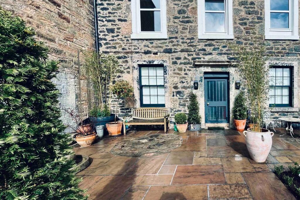 Stylish Georgian Garden + Secure Parking Edinburgh