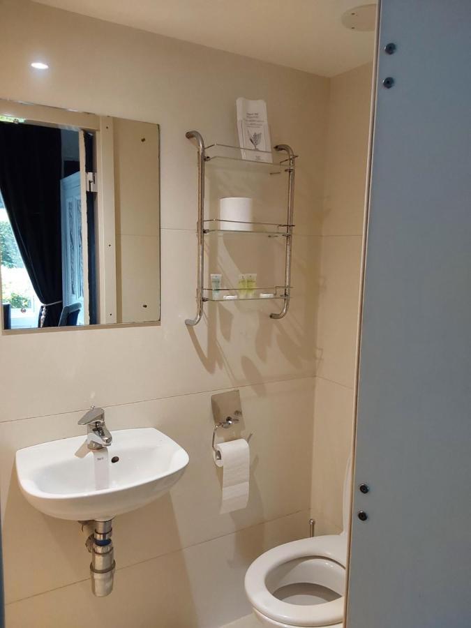 East Claremont Guest house *