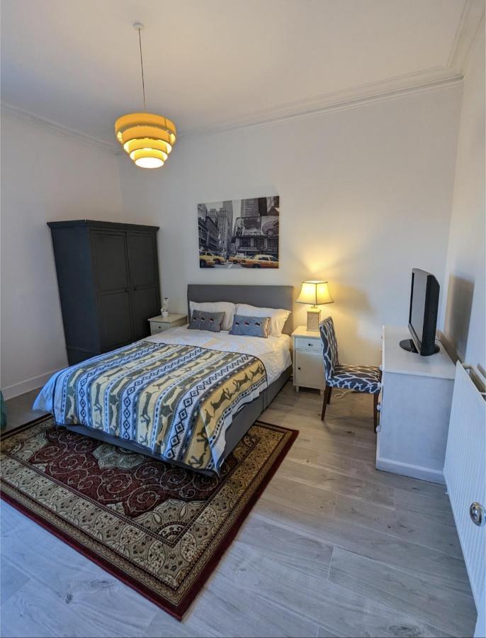 Bright Close To City Centre Privatunterkunft